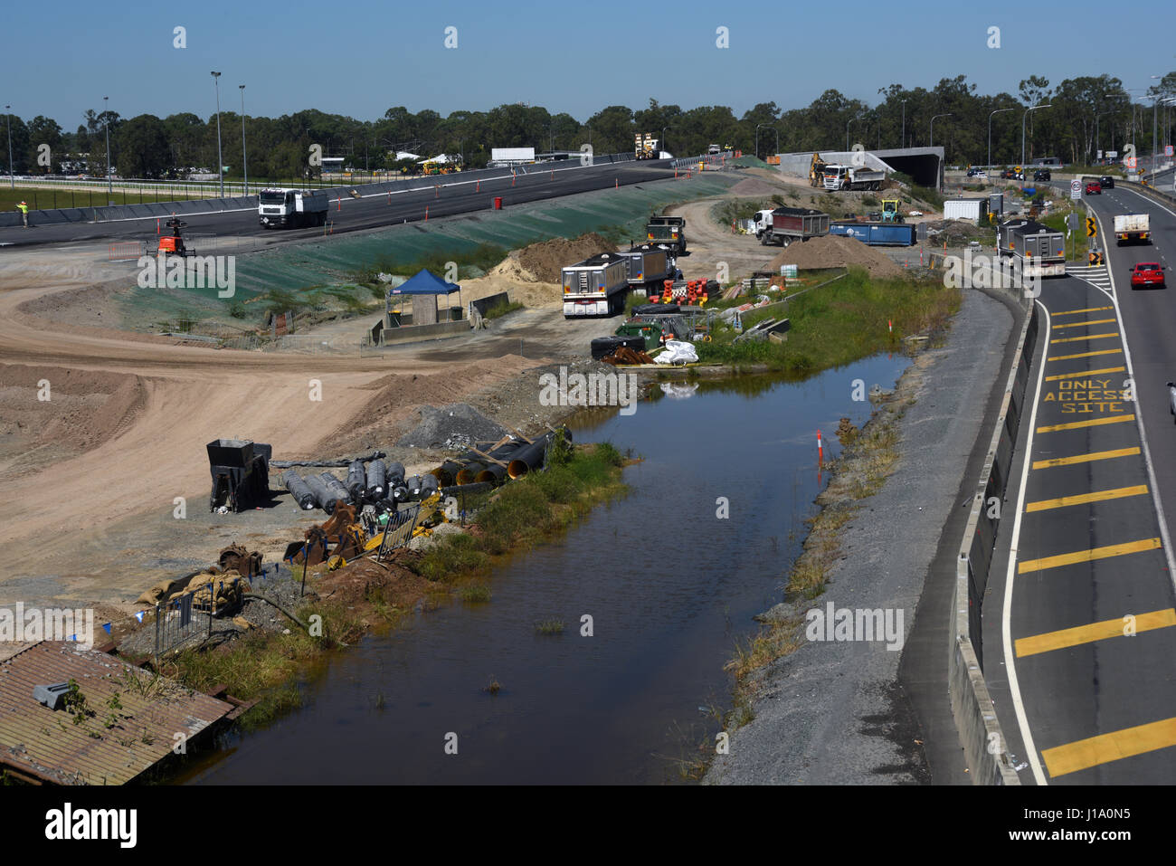 Brisbane, Australia: Gateway Motorway M1 at Bracken Ridge - overpass construction on southbound side Stock Photo