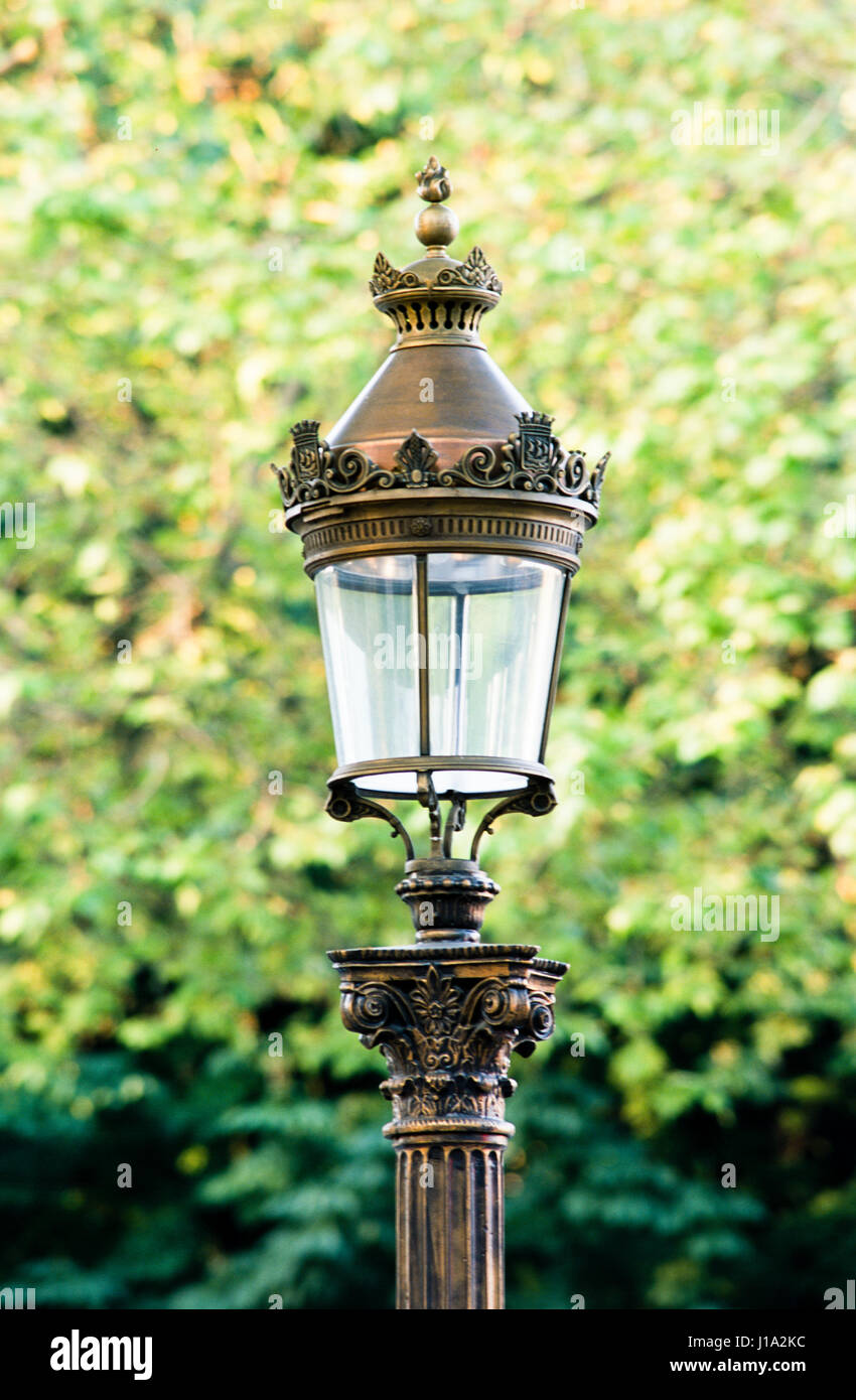 Old fashioned street lamps hires stock photography and images Alamy