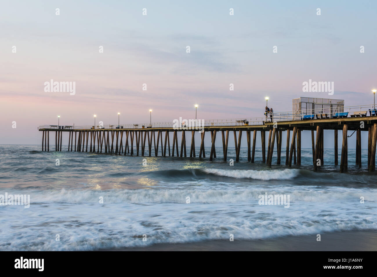 Ventnor pier hi-res stock photography and images - Alamy