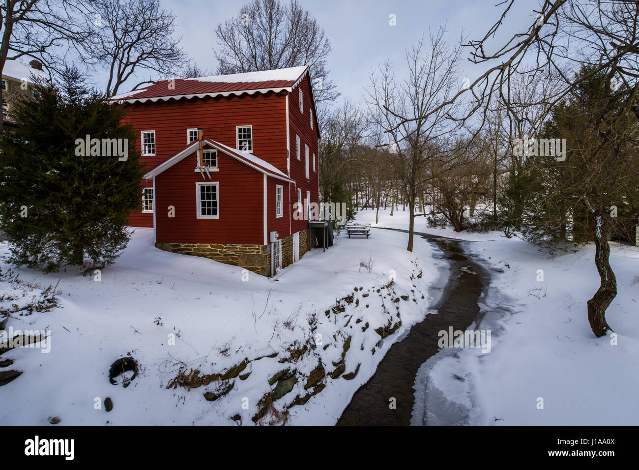 The Snowy Wallace Cross Mill in Felton, Pennsylvania Stock Photo Alamy