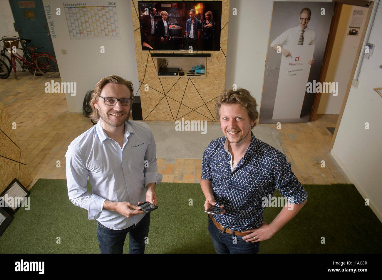 Aalst, Belgium. 07th Sep, 2016. Michel de Wachter (L) and Jonas De Cooman, COs of Appiness at their office in Aalst, Belgium on 07.09.2016 by Wiktor Dabkowski | usage worldwide Credit: dpa/Alamy Live News Stock Photo