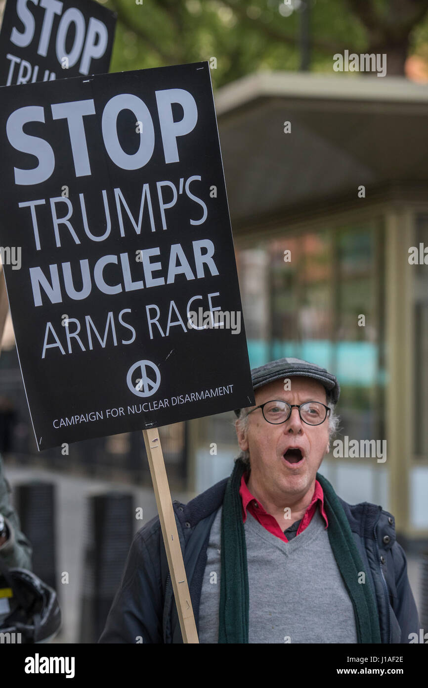 London, UK. 19th April, 2017. An anti Trump and anti war protest is held outside the US Embassy in Grosvenor Square. It was organised by the Stop the War Coalition and CND.London, 19 Apr 2107 Credit: Guy Bell/Alamy Live News Stock Photo