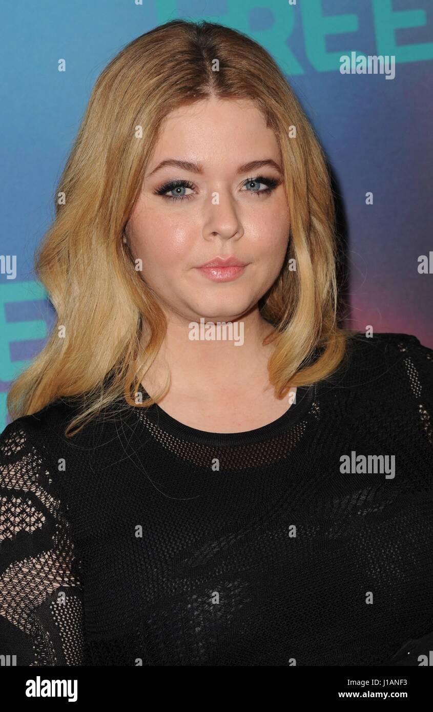 New York, NY, USA. 19th Apr, 2017. Sasha Pieterse at arrivals for