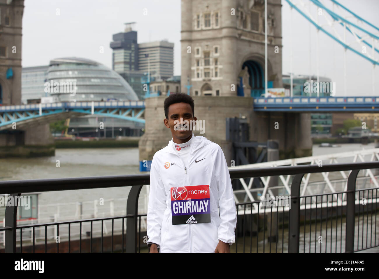 Tower bridge uk 20th apr 2017 virgin money london marathon elite Tower bridge uk 20th apr 2017 virgin money london marathon elite