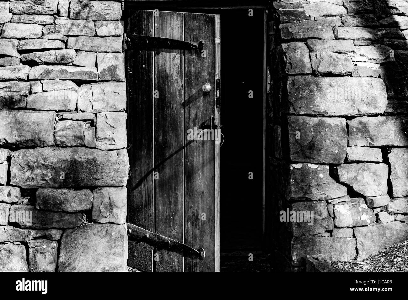 Creepy door hi-res stock photography and images - Alamy