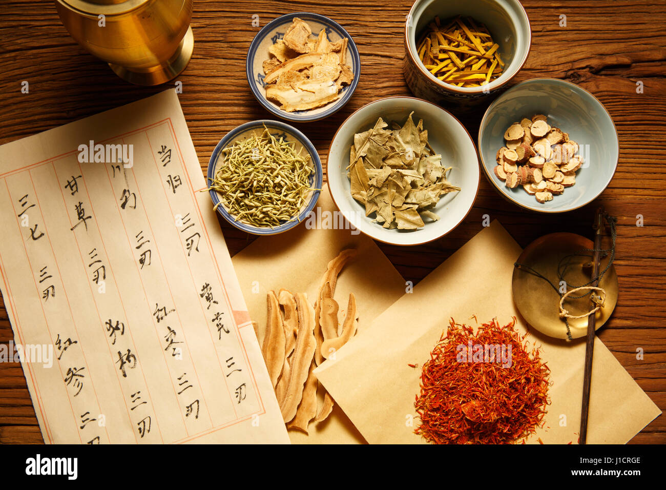 Chinese Honeysuckle Stock Photos & Chinese Honeysuckle Stock Images - Alamy
