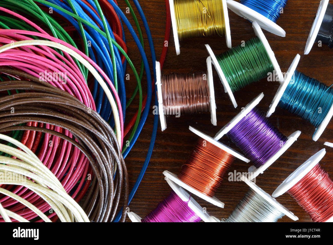 Wire crafts hi-res stock photography and images - Alamy
