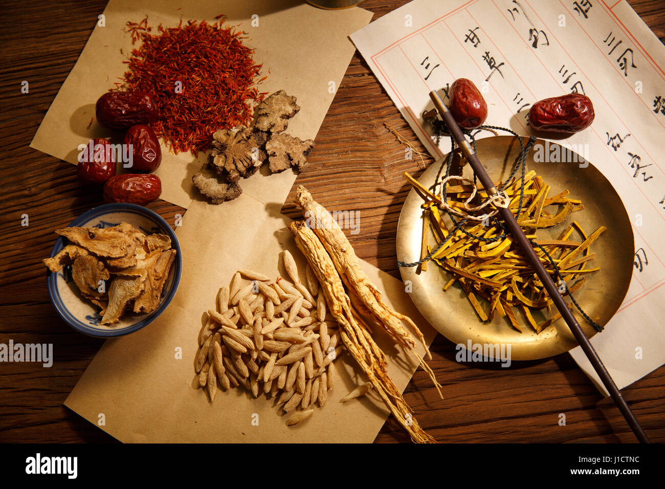 Chinese herbal medicines Stock Photo Alamy