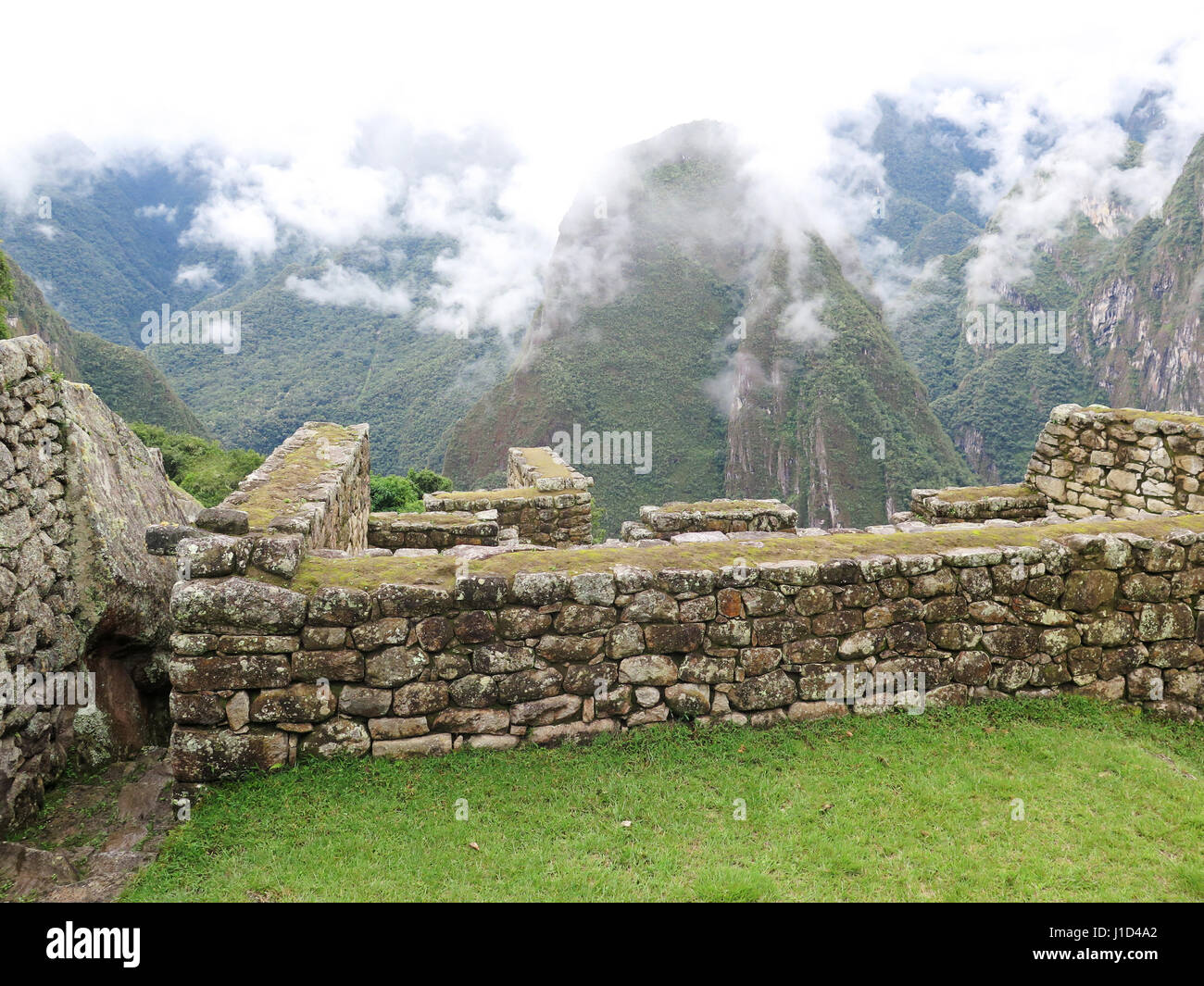terraces and ancient houses Machu Picchu Cusco-Peru Stock Photo - Alamy