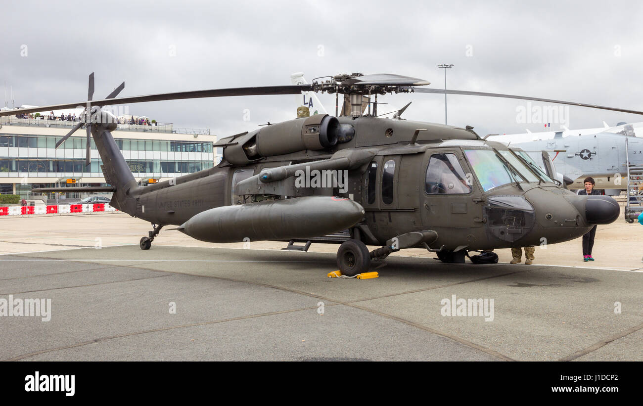 Sikorsky uh 60 black hawk hi-res stock photography and images - Alamy