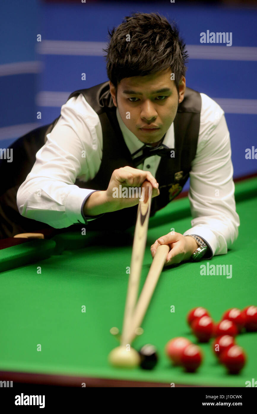 Noppon Saengkham during day six of the Betfred Snooker World Championships at the Crucble Theatre, Sheffield Stock Photo