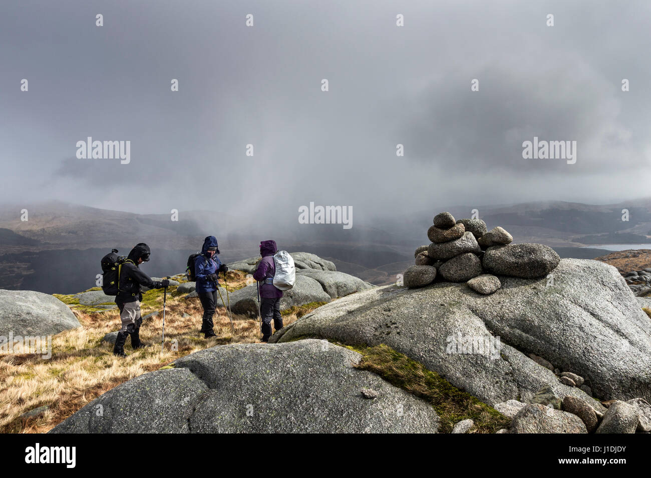 Bracing weather hires stock photography and images Alamy