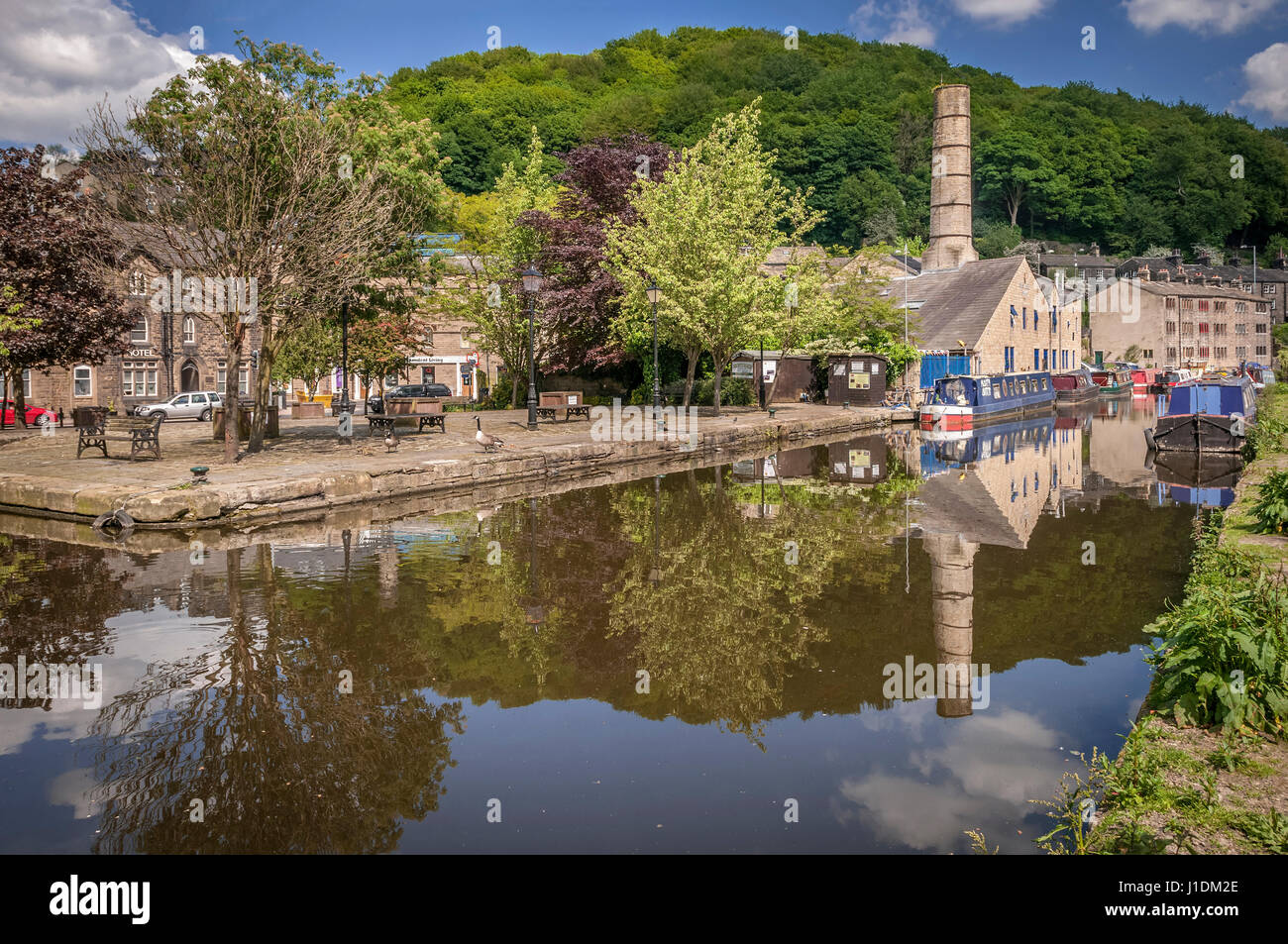 Hebden Bridge Calderdale.  West Yorkshire. North West England.  The Rochdale canal. Stock Photo