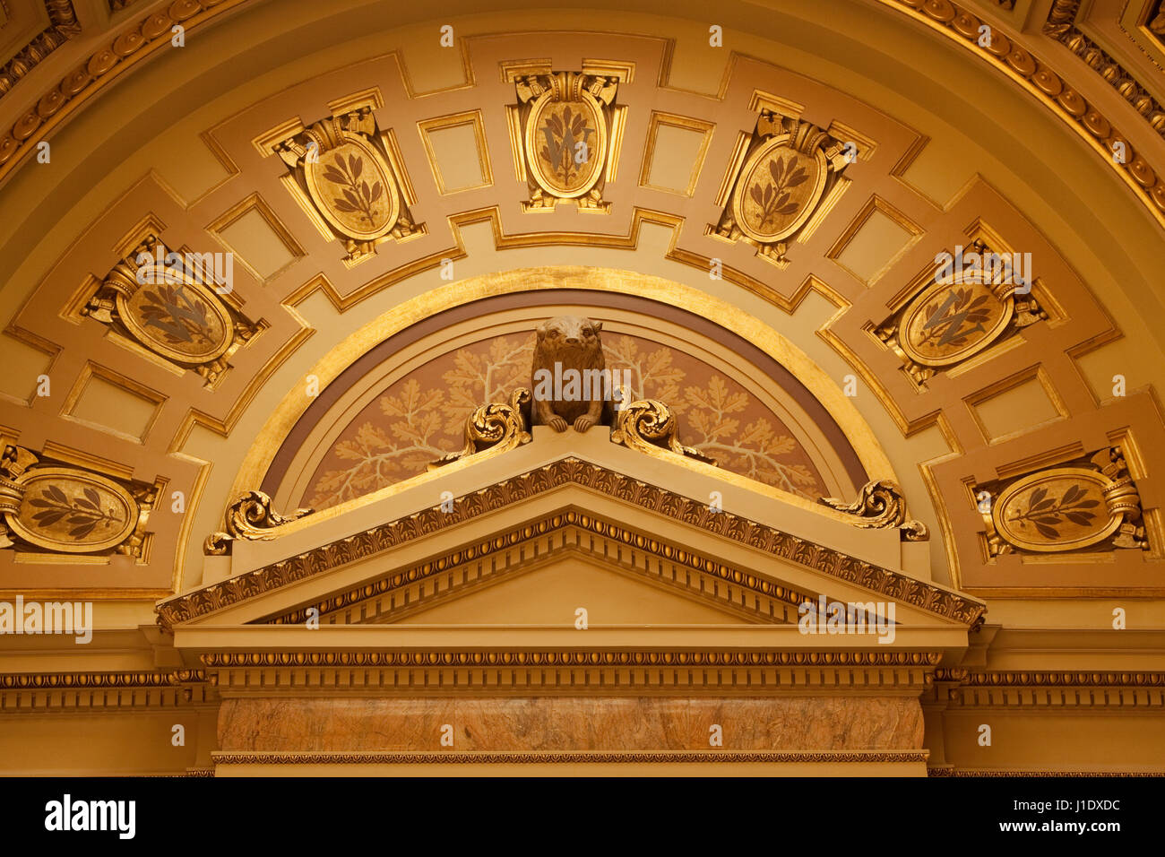 Badger Sculpture at Wisconsin State Capitol in Madison Stock Photo Alamy