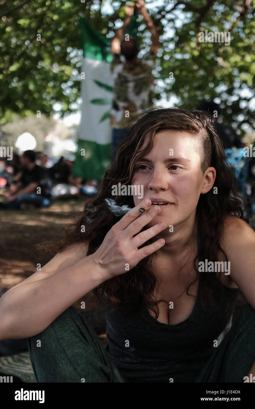 Jerusalem, Israel. 20th April, 2017. Activists for legalization of recreational marijuana symbolically meet at 4:20 at the Wohl Rose Park opposite the Knesset Parliament Building for the Big Bong Night, a twelve hour celebration on International Cannabis Day. The April 20 (4/20) celebration began in the 1970s as the time of day after school, 4:20 pm, for high school students in San Rafael, California to meet to smoke marijuana. Credit: Nir Alon/Alamy Live News Stock Photo