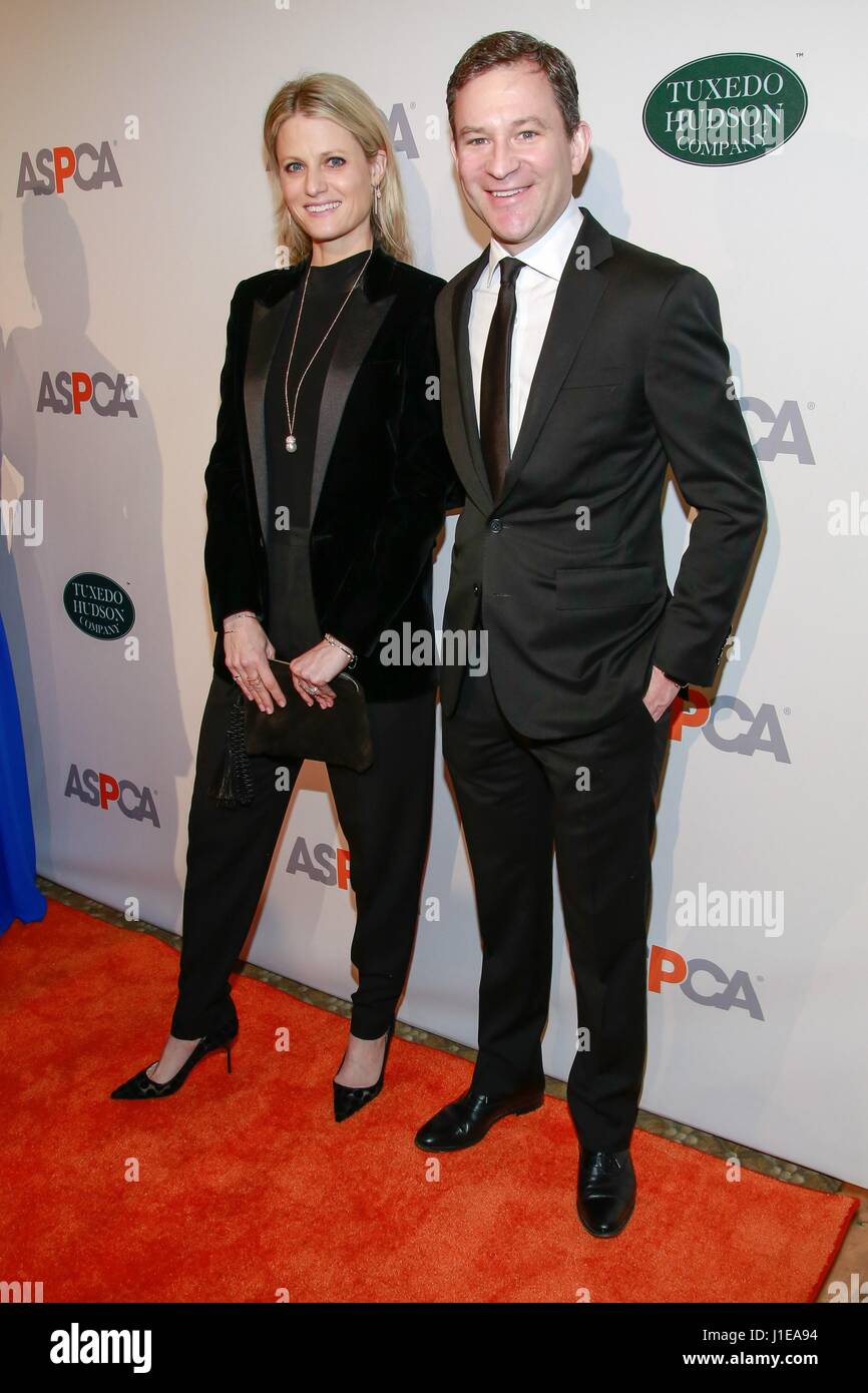 new-york-ny-usa-20th-apr-2017-bianca-harris-dan-harris-at-arrivals-for-aspca-s-20th-annual-bergh-ball-the-plaza-hotel-new-york-ny-april-20-2017-credit-jason-mendez-everett-collection-alamy