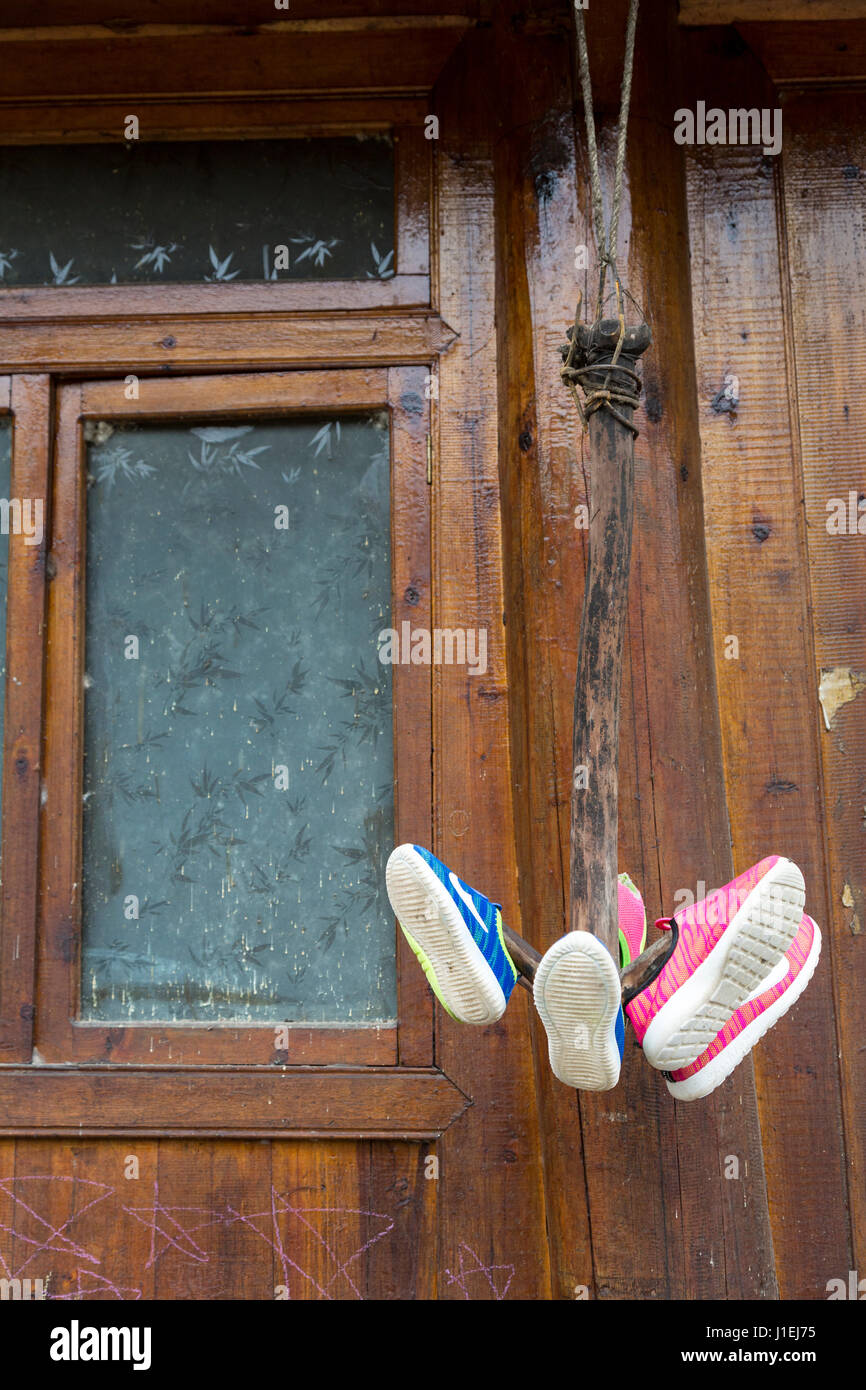 Door mat shoes at front entrance hi-res stock photography and images - Alamy