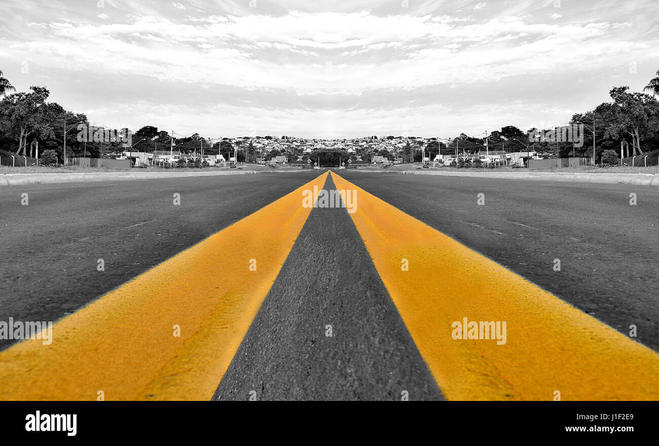 Черно желтая разметка. Double yellow line. Желтая двойная сплошная. Double yellow line. Yellow line race.