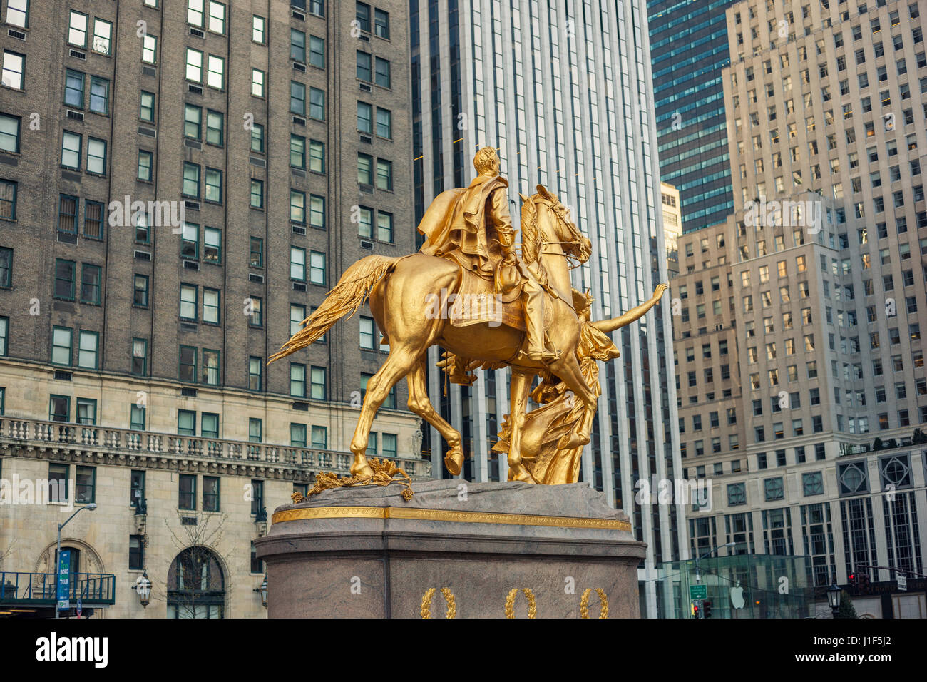 Golden statue of William Tecumseh Sherman, Grand Army Plazaa, Manhattan in New York City Stock Photo