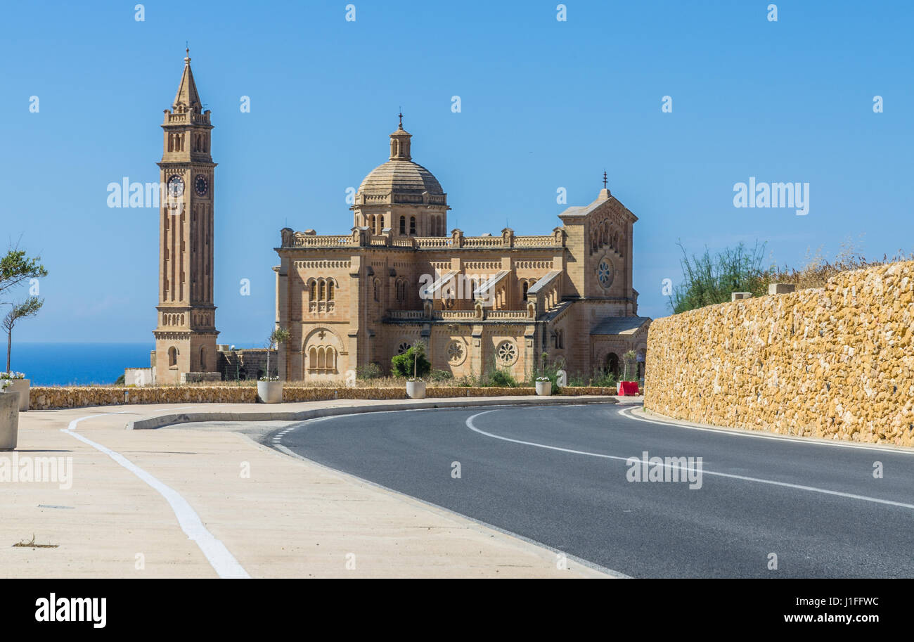 Road to the Blessed Virgin Church of Ta' Pine Basilica, Gozo's ...