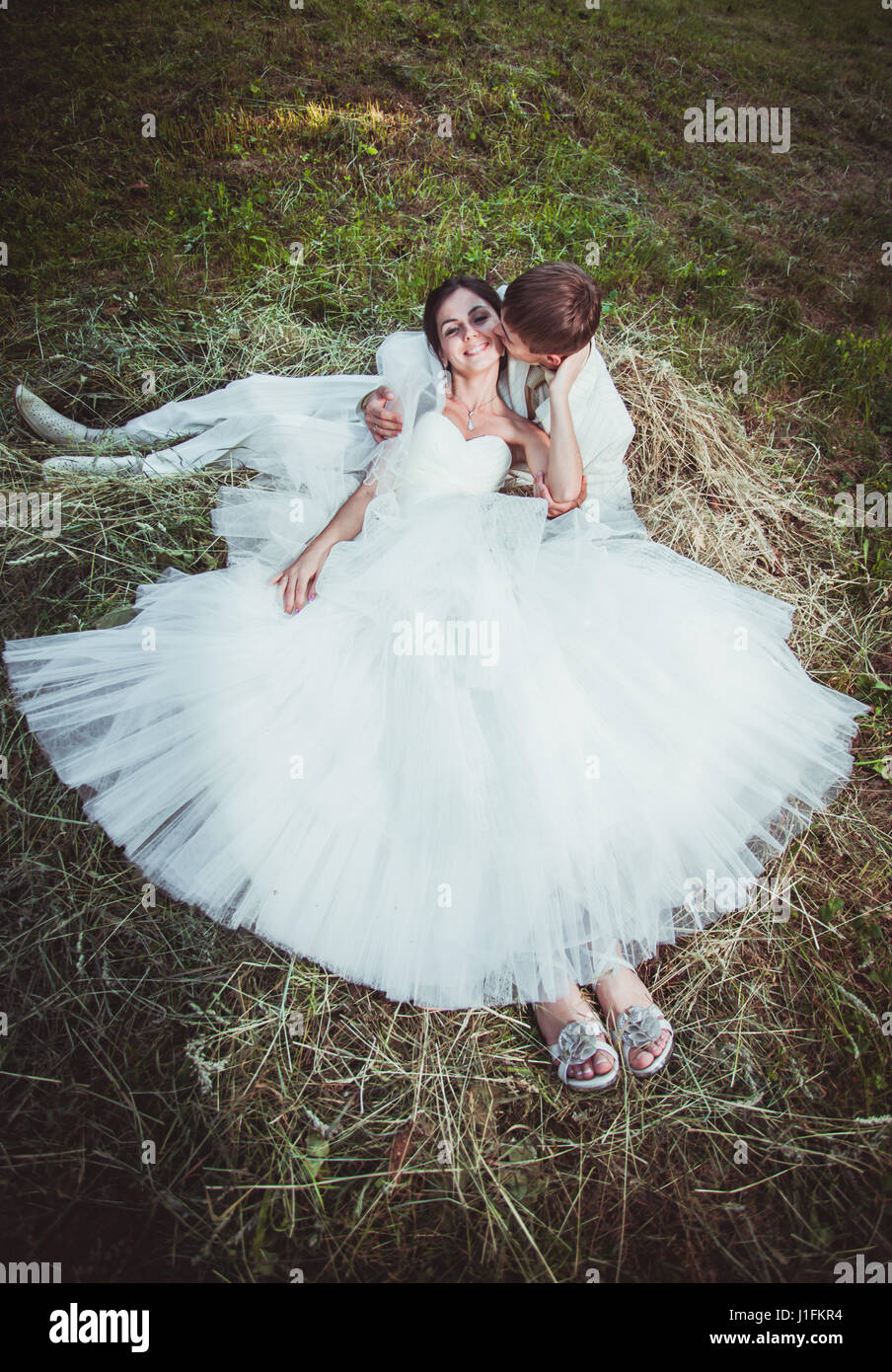 Happy wedding couple Stock Photo - Alamy