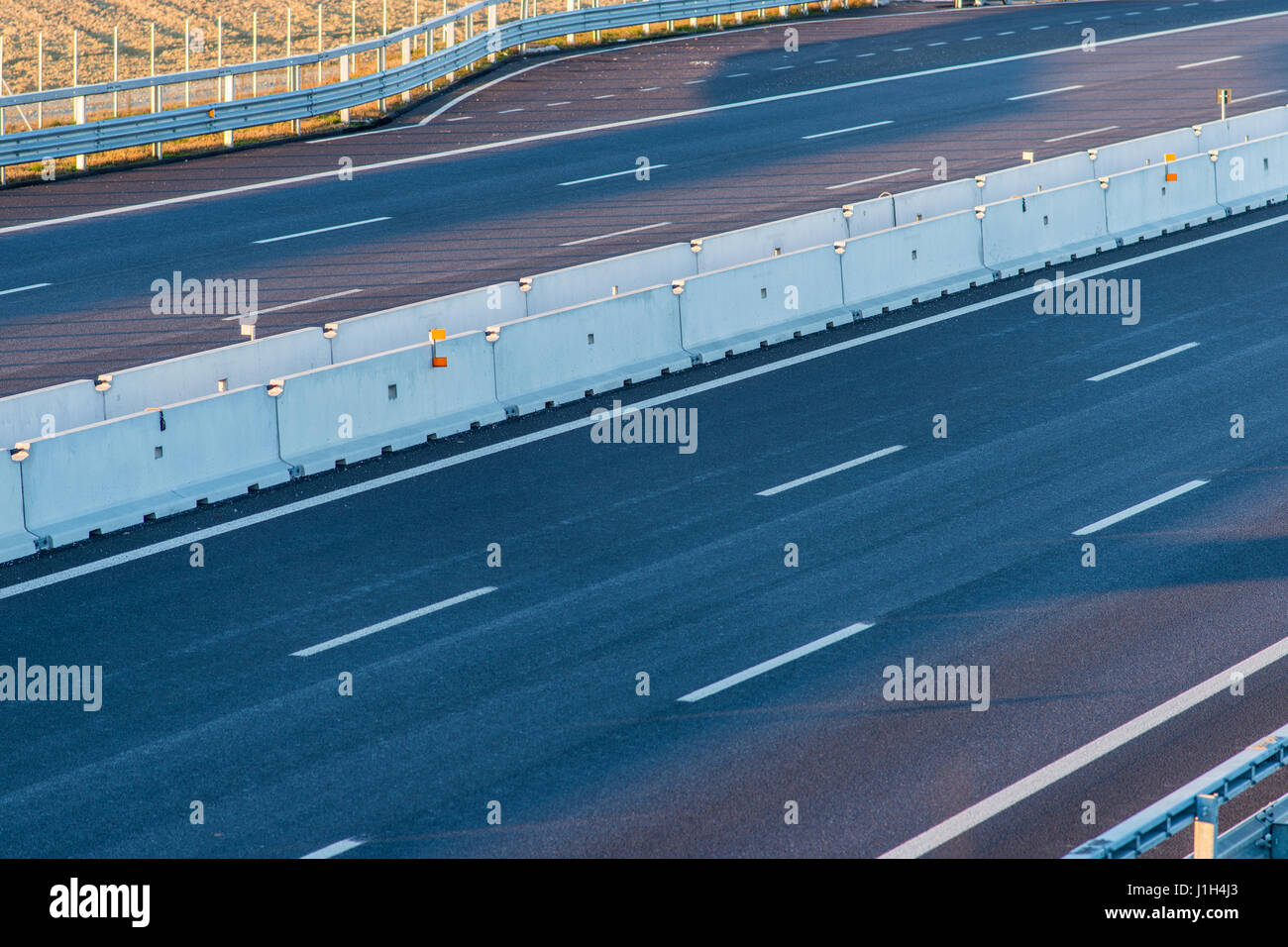 Empty drive way hi-res stock photography and images - Alamy