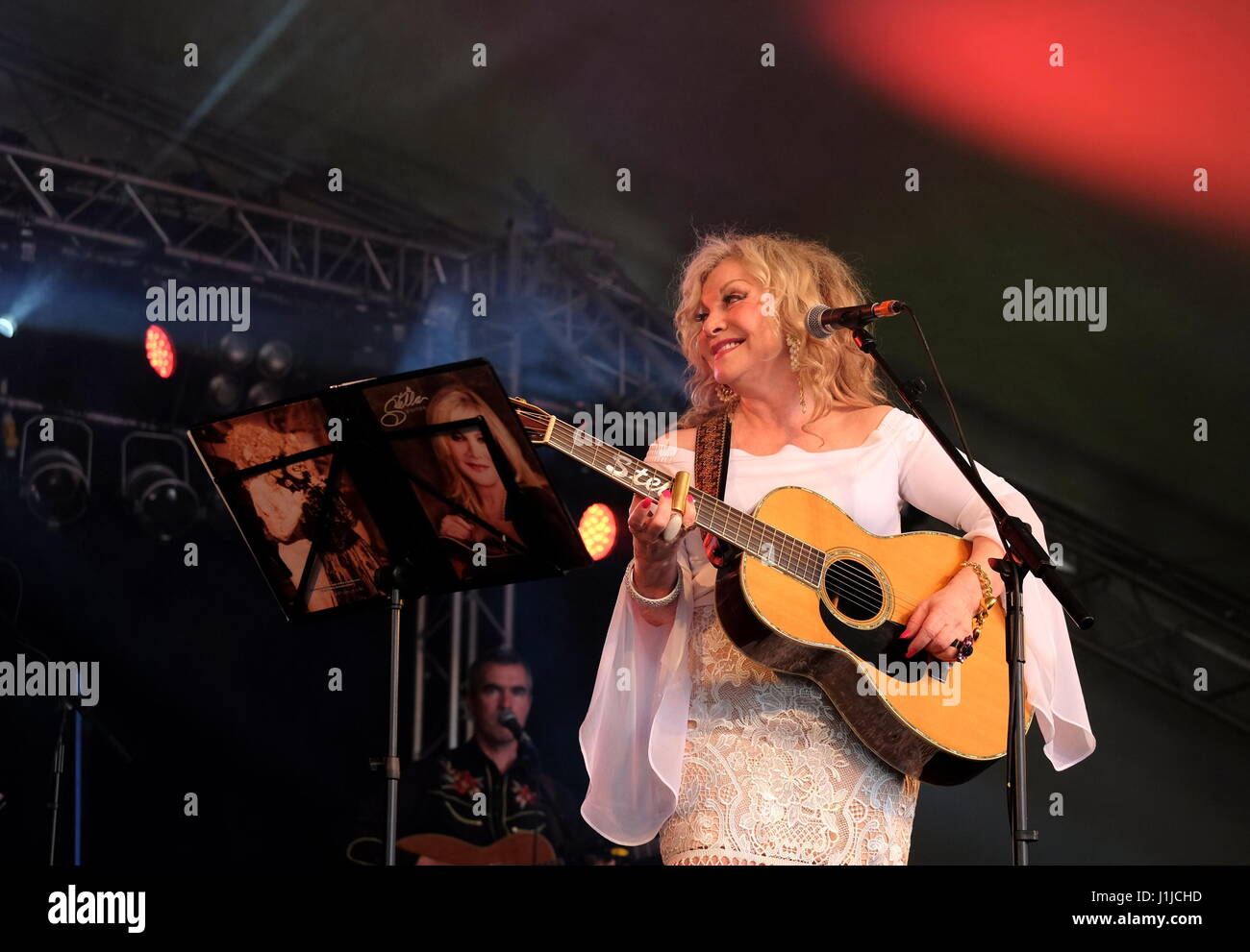 Cornbury Festival, Oxfordshire 8th July 2016, UK, Stella Parton live on stage at  Cornbury Festival Stock Photo