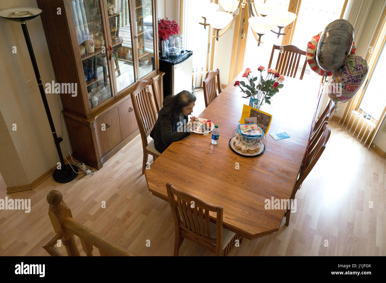 Dining Alone Stock Photos & Dining Alone Stock Images Alamy