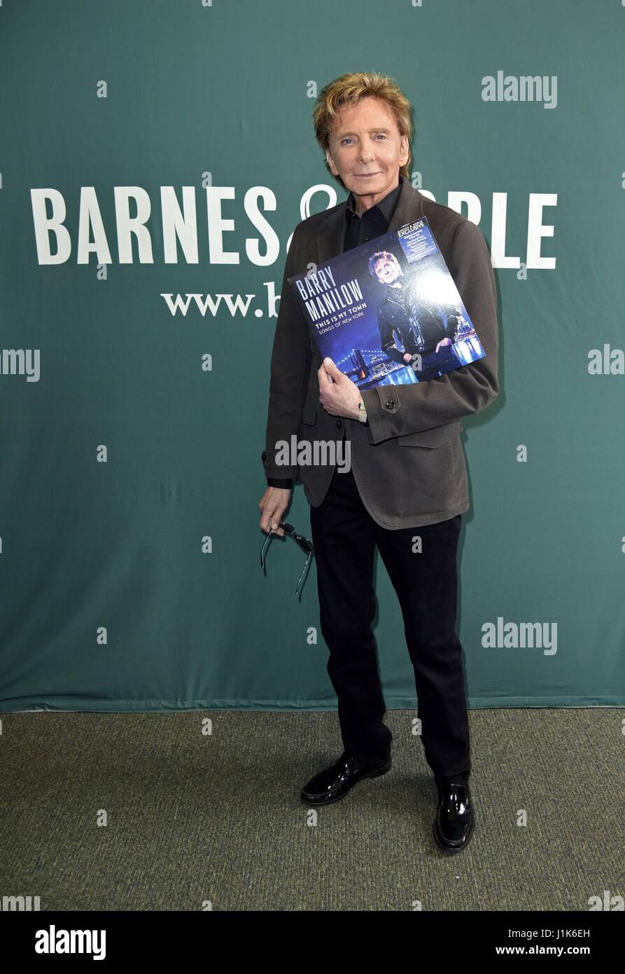 New York, NY, USA. 21st Apr, 2017. Barry Manilow at in-store appearance for Barry Manilow Book Signing for THIS IS MY TOWN, Barnes and Noble Book Store, New York, NY April 21, 2017. Credit: Derek Storm/Everett Collection/Alamy Live News Stock Photo