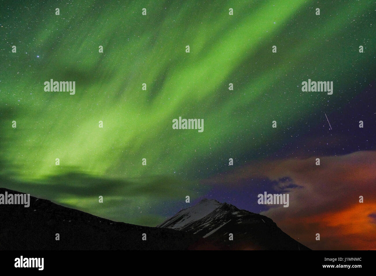 Aurora Borealis Northern Lights Iceland Wallpapers Hd Wallpapers Id