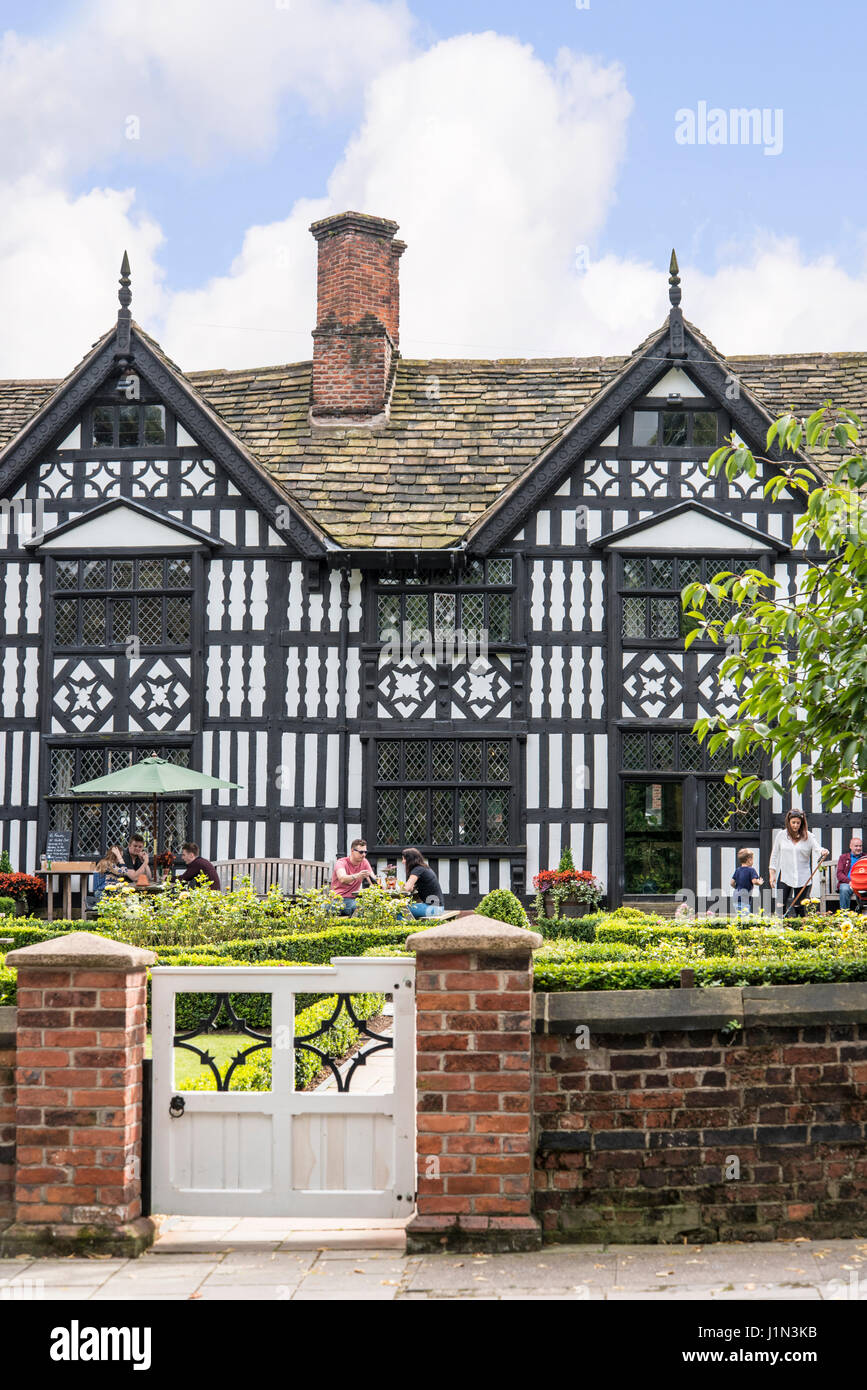 Old hall hotel sandbach hi-res stock photography and images - Alamy