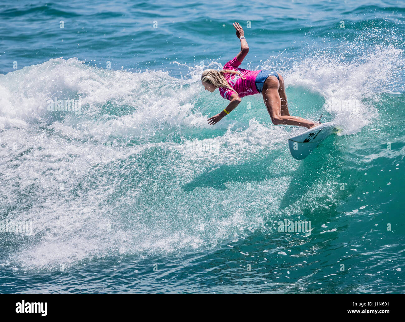 Super girl surf pro hires stock photography and images Alamy