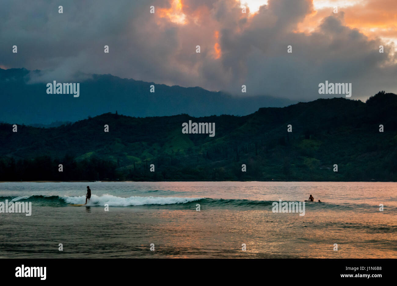 Hanalei bay kauai hawaii surfing hires stock photography and images