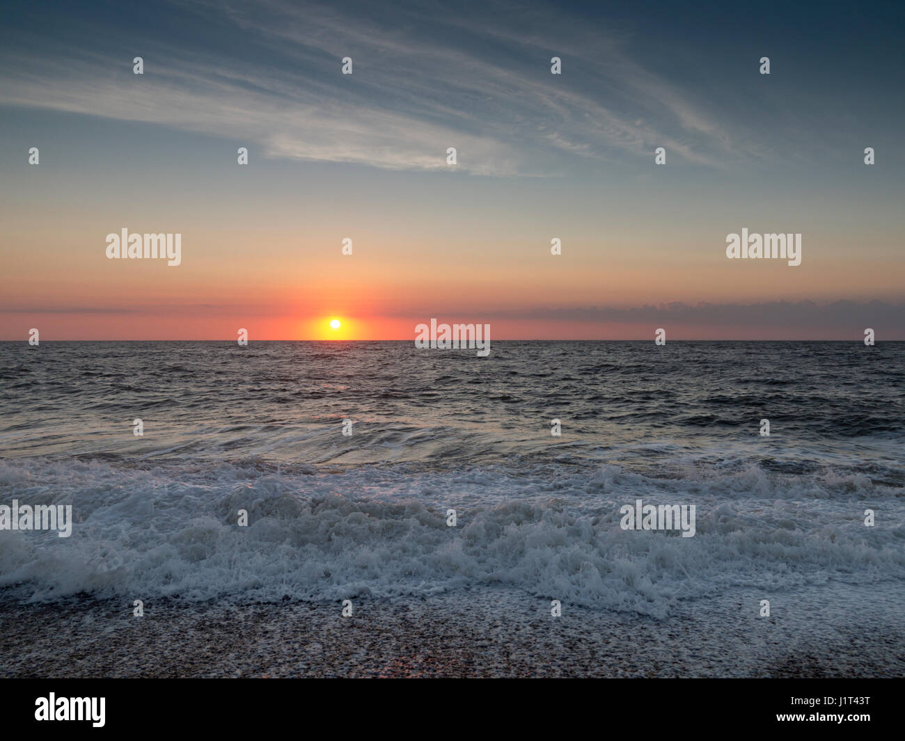 Sunrise horizon hi-res stock photography and images - Alamy