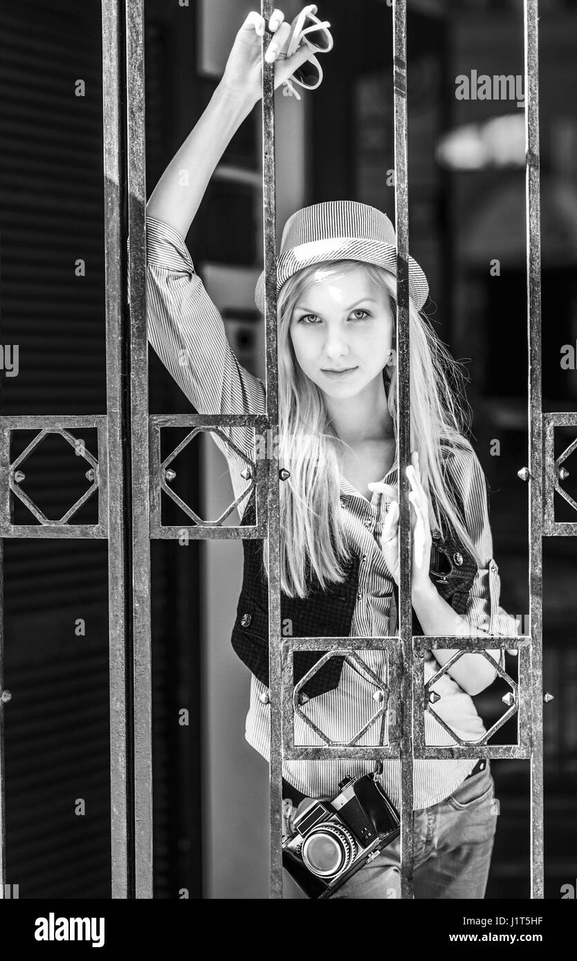 Portrait of young hipster in the city Stock Photo - Alamy