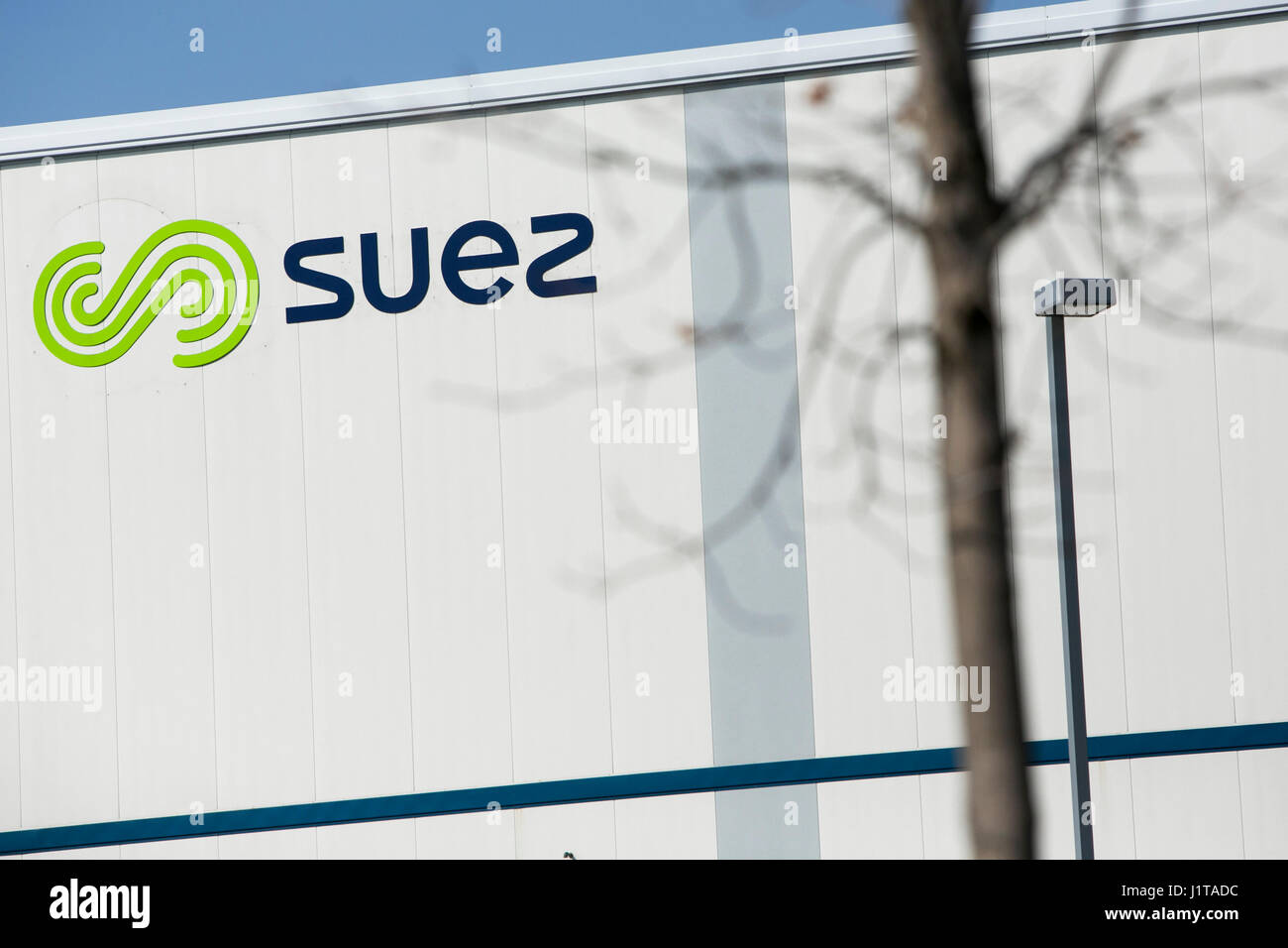 A logo sign outside of a facility occupied by Suez Environnement in Ancaster, Ontario, Canada, on April 15, 2017. Stock Photo