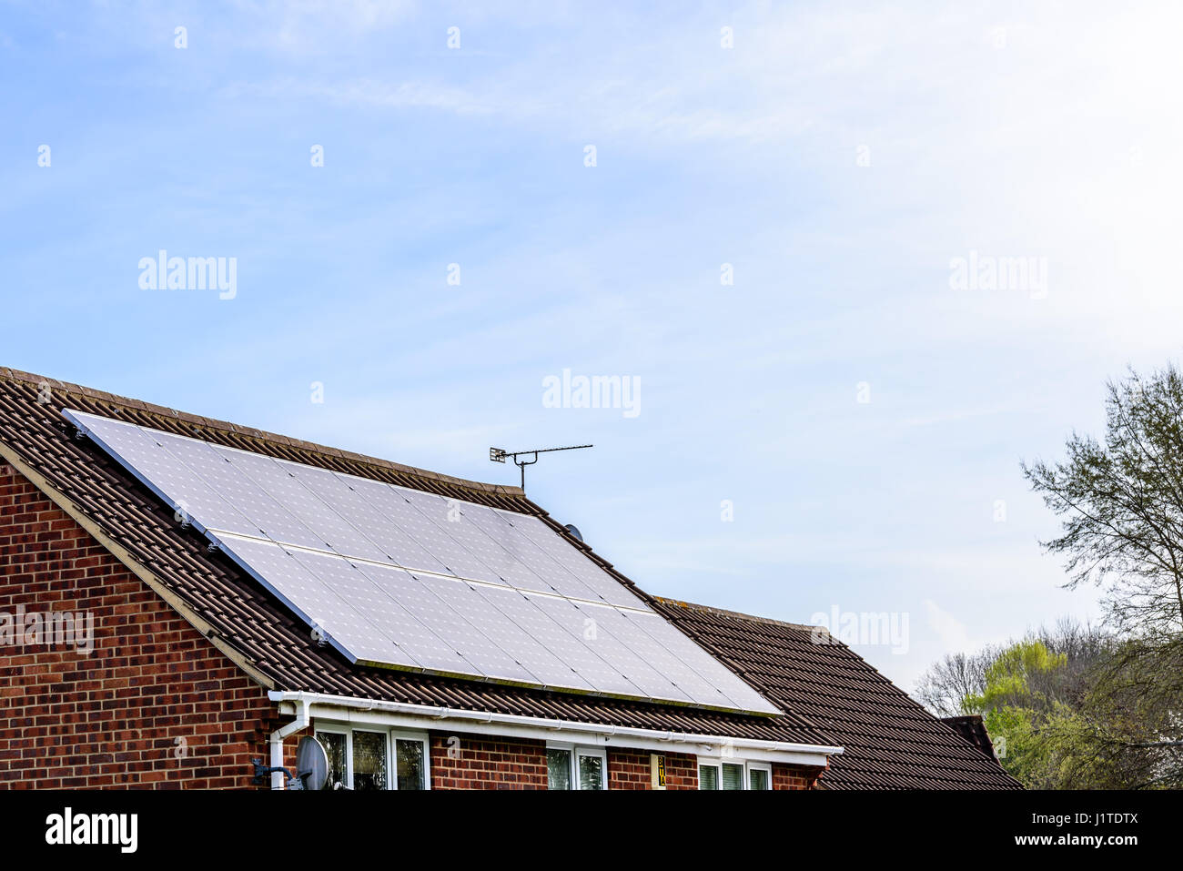 Solar Panel House Uk Stock Photos & Solar Panel House Uk Stock Images
