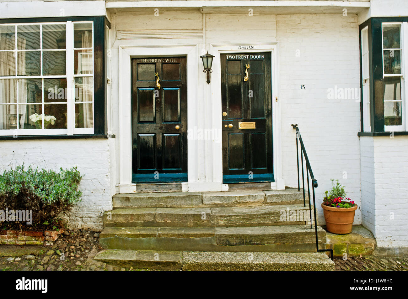 The house with two front doors hi-res stock photography and images - Alamy