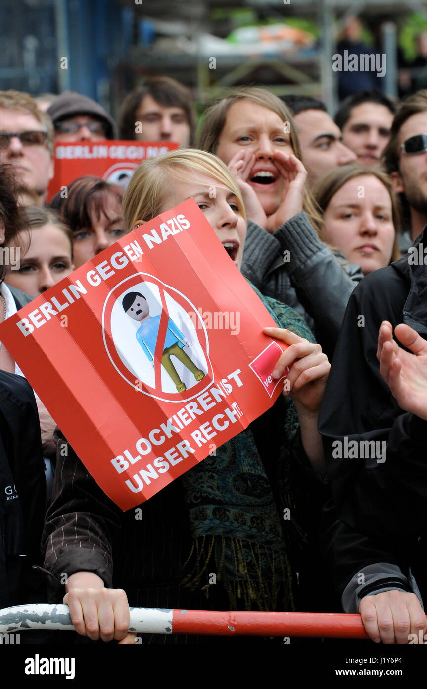 Thousands of left wing militants protest May Day neo-nazi march, in ...