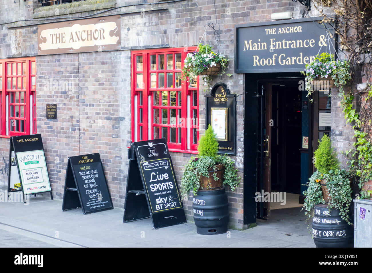 wallpapers The Anchor Bankside Pub London alamy