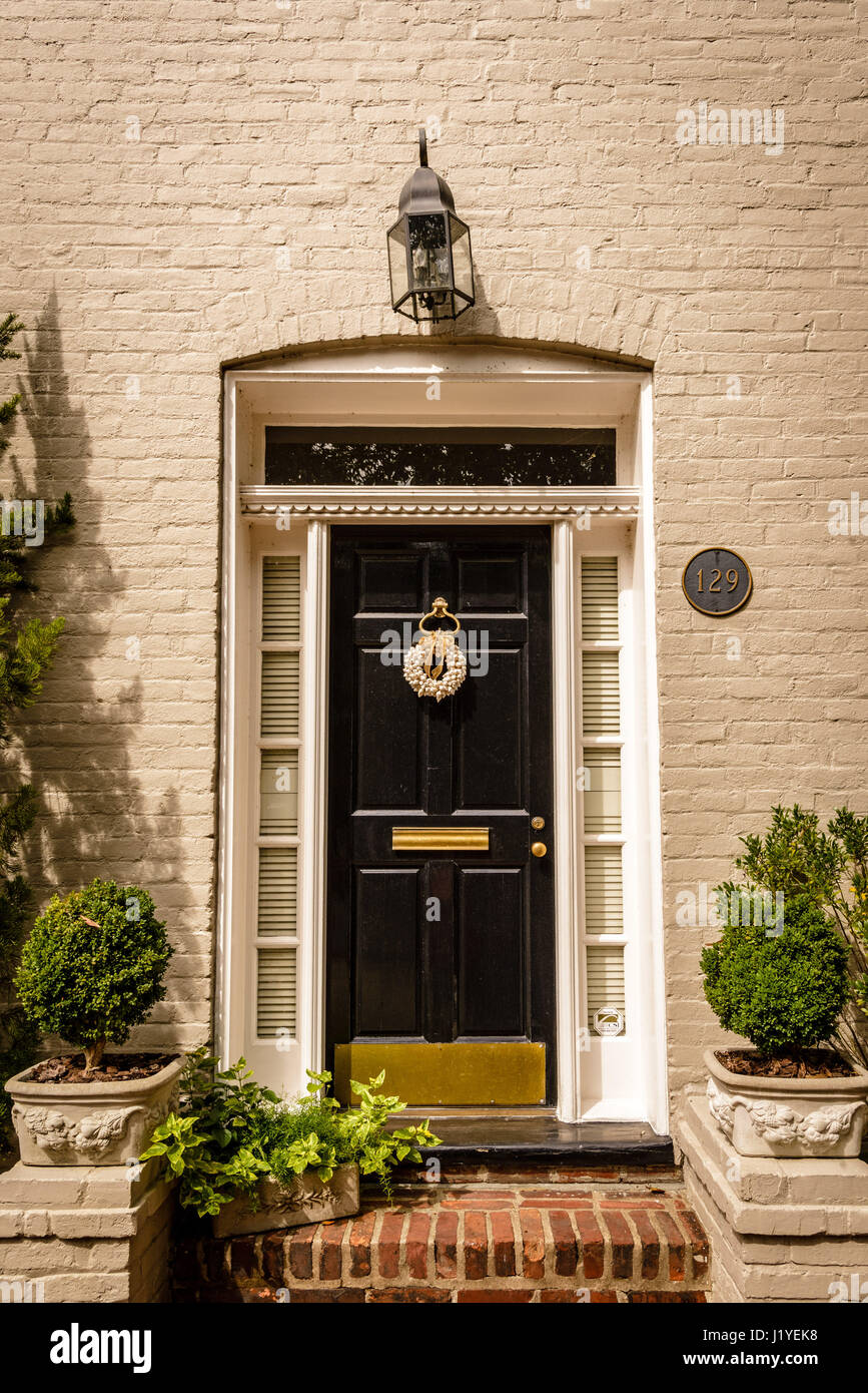 Front door on historic house, Captains Row, Prince Street, Old Town Alexandria, Virginia Stock Photo