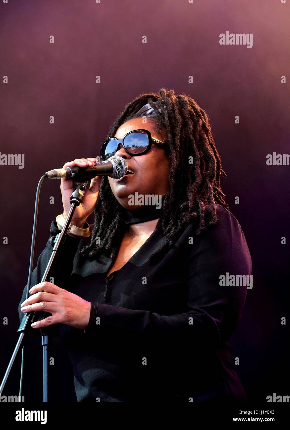 Caron Singer Caron Wheeler Singer High Resolution Stock Photography and Images - Alamy