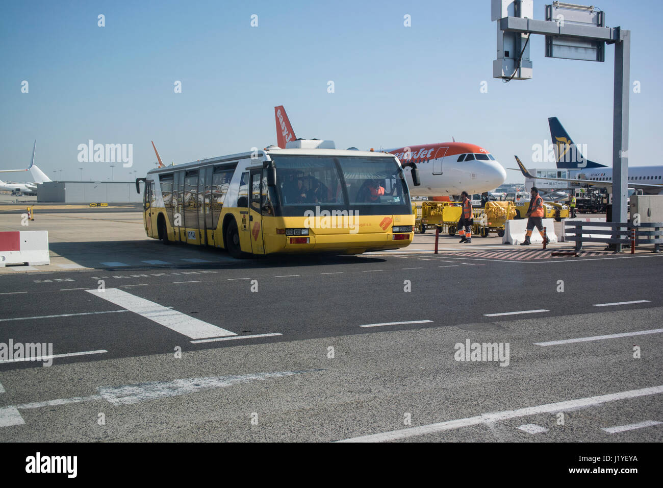 Portway, Handling de Portuga SA, aircraft passenger bus at Lisbon airport Stock Photo