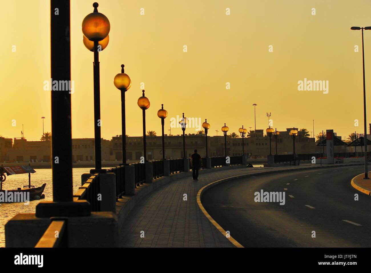 Line of street lights hi-res stock photography and images - Alamy