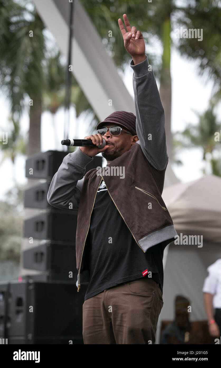 Sway calloway hi-res stock photography and images - Alamy