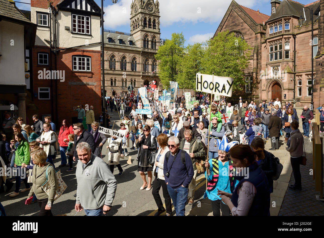 Chester, UK. 23rd April 2017. The St George's day parade through the streets of Chester with a medieval street theatre performance. Credit: Andrew Paterson/Alamy Live News Stock Photo