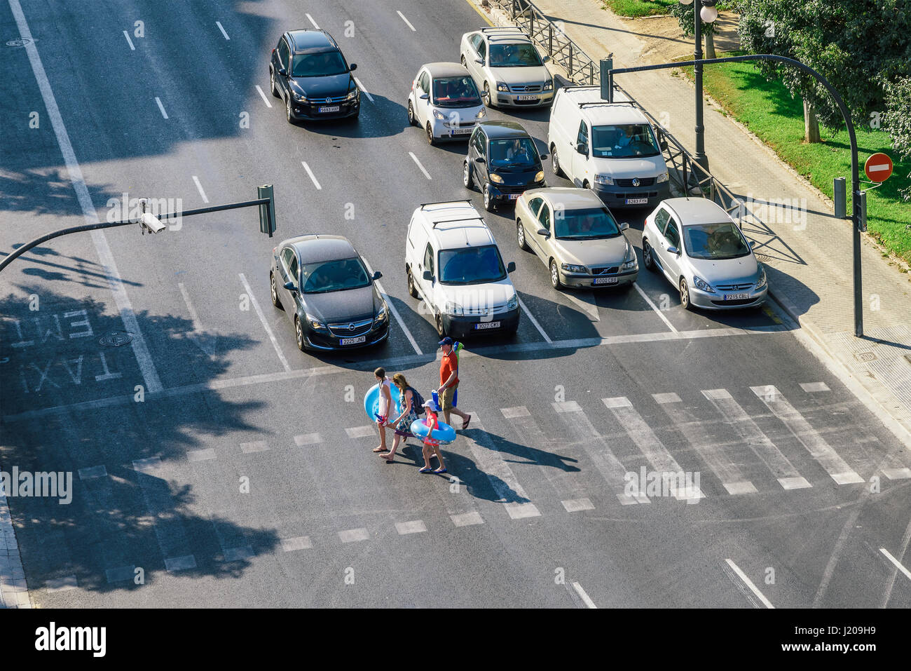 VALENCIA, SPAIN AUGUST 01, 2016 Cars Waiting At Traffic Light For