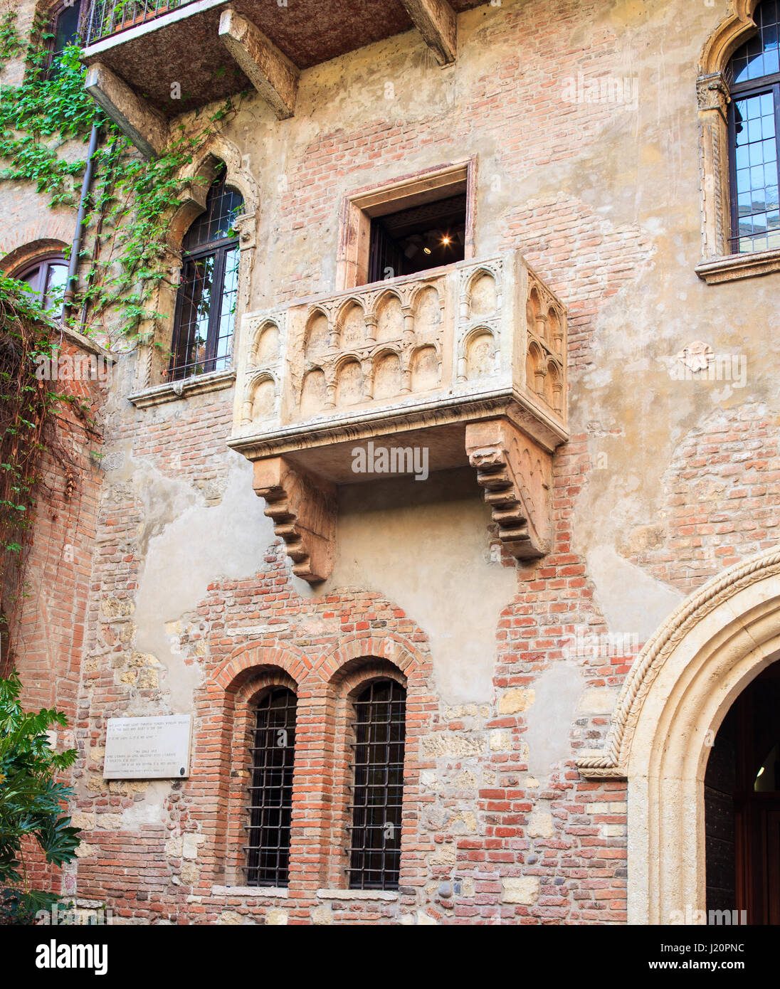 View of the Juliet's Balcony in Verona Stock Photo - Alamy