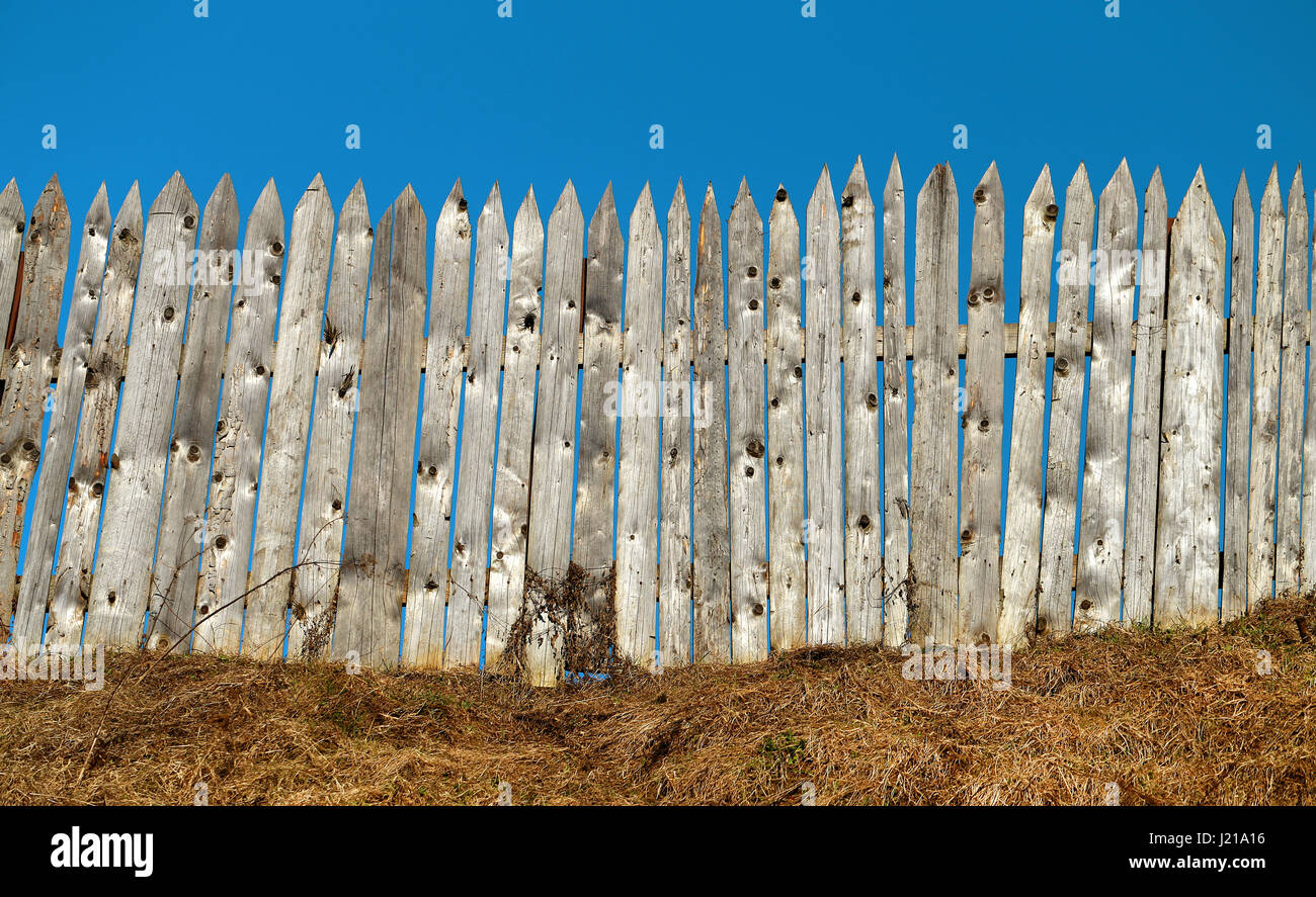 Old wooden fences hi-res stock photography and images - Alamy