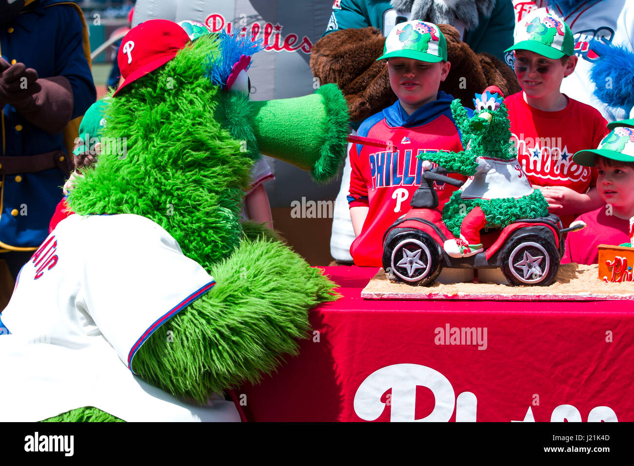 Phanatic's birthday celebrated in Philly 